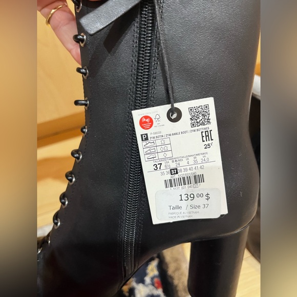 NWT Short Black Booties - Picture 6 of 6